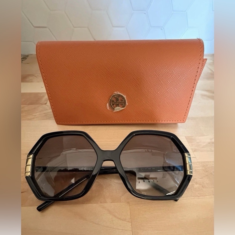 Tory Burch Black Oversized Hexagonal Sunglasses w… - image 1